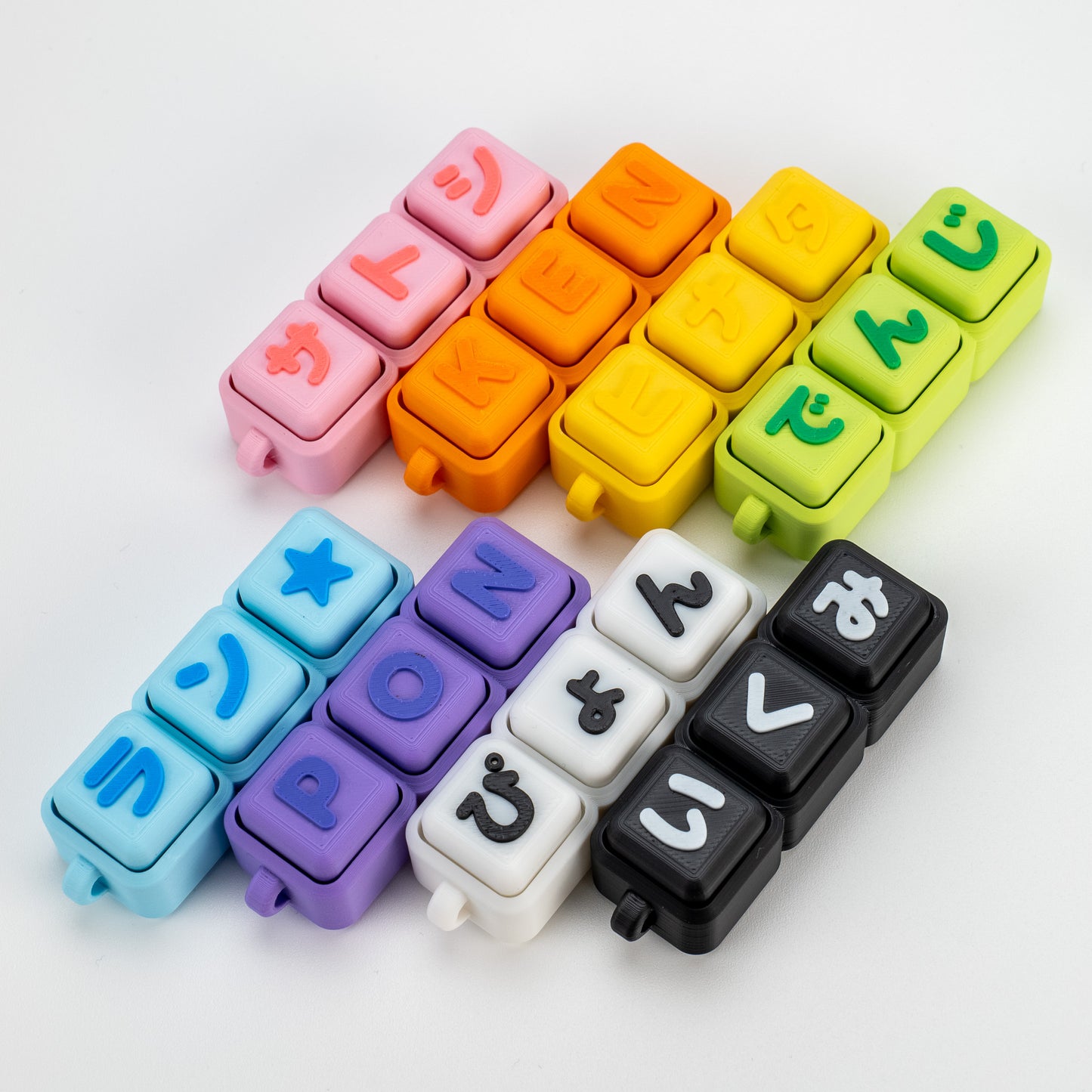 【3文字】文字が選べるクリッカー カスタムキーホルダー